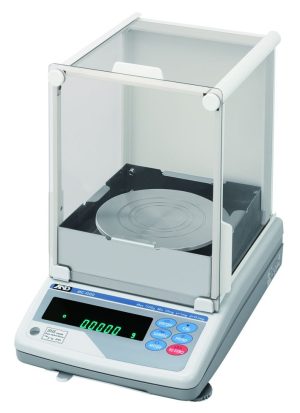 A&D MC-1000S Mass Comparator, 1100 g x 0.1 mg, with auto-centering pan and glass breeze break