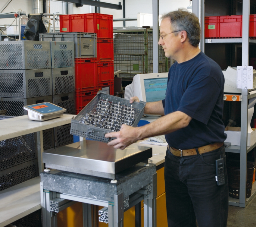 Minebea Intec MW2S1U-3DC-L Midrics Complete Scale, 6 lb x 0.0005 lb, 12.5" x 9.5" platform, stainless steel